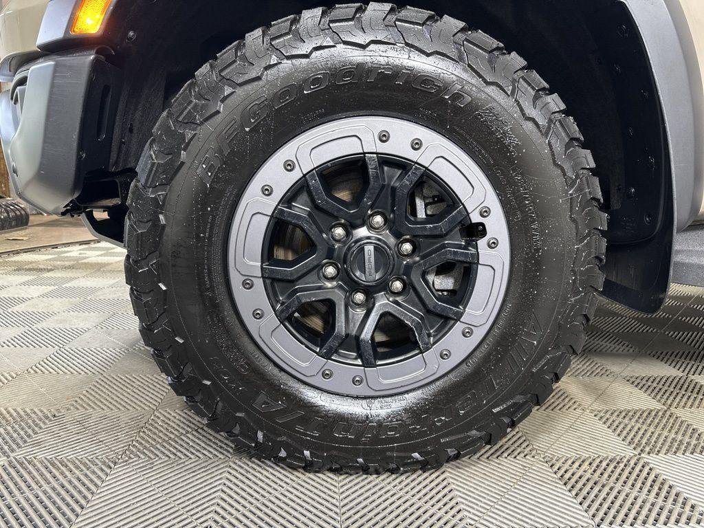 Used 2025 Gray Ford Raptor image 14