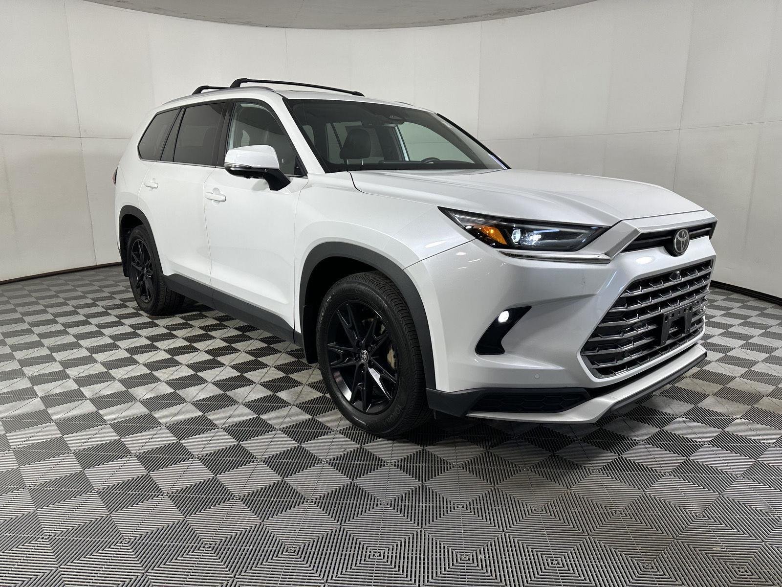 Used 2026 Wind Chill Pearl Toyota MAX Limited image 29