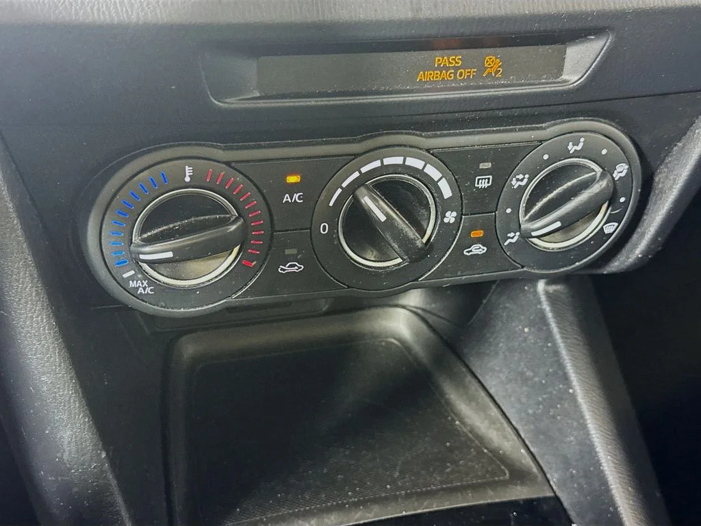 Used 2016 Blue Mazda i Sport image 17