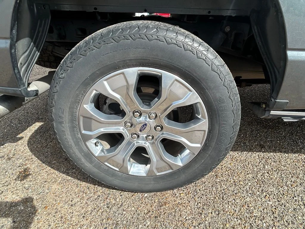 Used 2023 Gray Ford Platinum image 8
