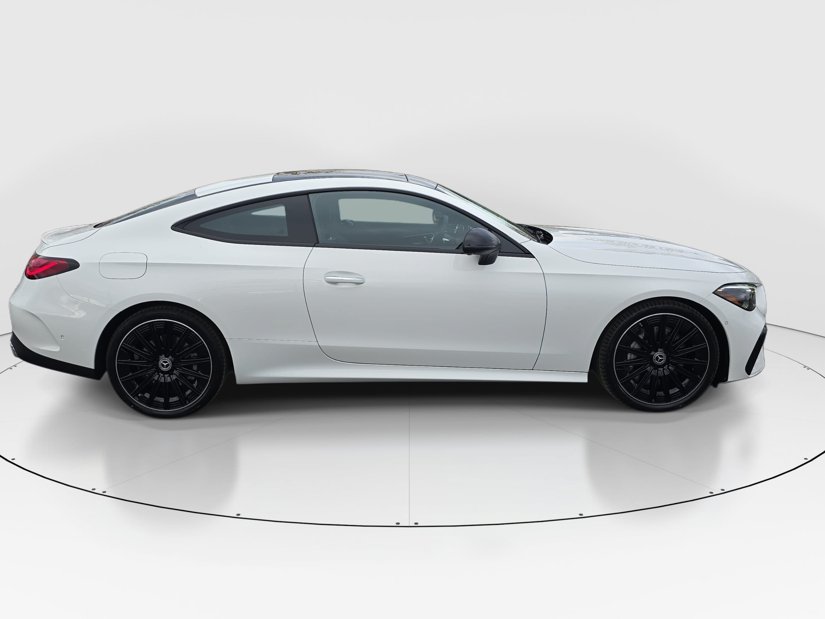 New 2026 Polar White Mercedes-Benz CLE450 image 4