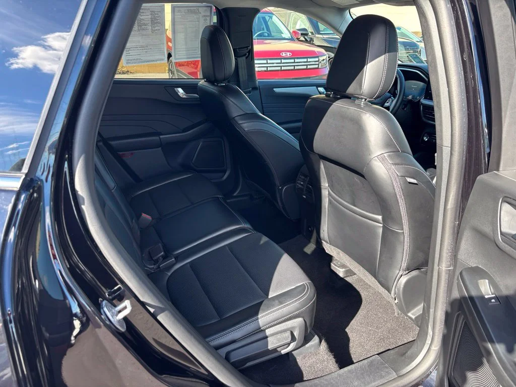 Used 2025 Black Ford Platinum image 25