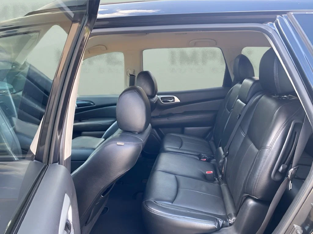 Used 2015 C Black Nissan S image 12