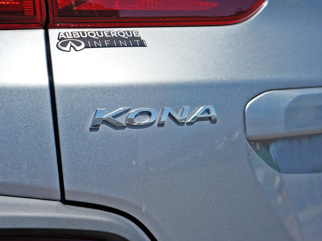 Used 2021 Sonic Silver Hyundai SEL Plus image 10