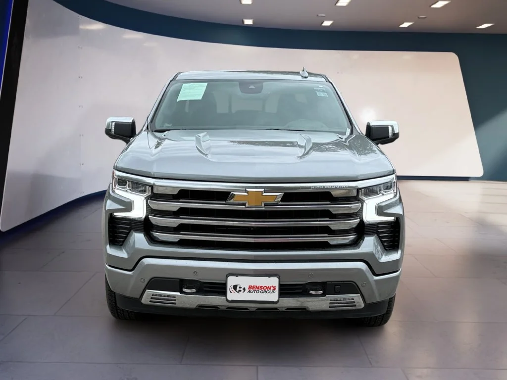 Used 2024 Gray Chevrolet High Country image 8