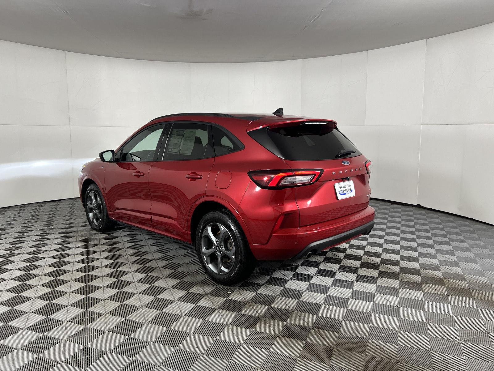Used 2023 Rapid Red Metallic Tinted Clearcoat Ford ST-Line image 5