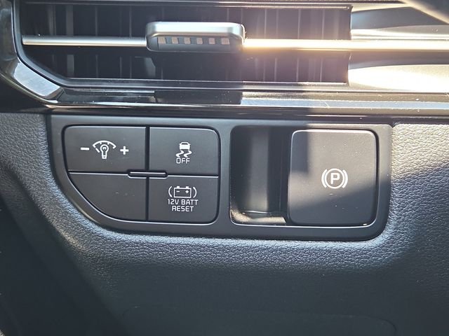Used 2026 Fusion Black Kia S image 10