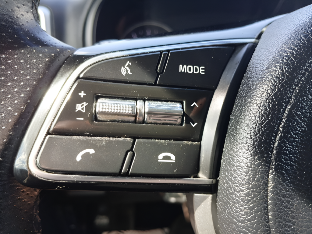 Used 2020 Silver Kia S image 20