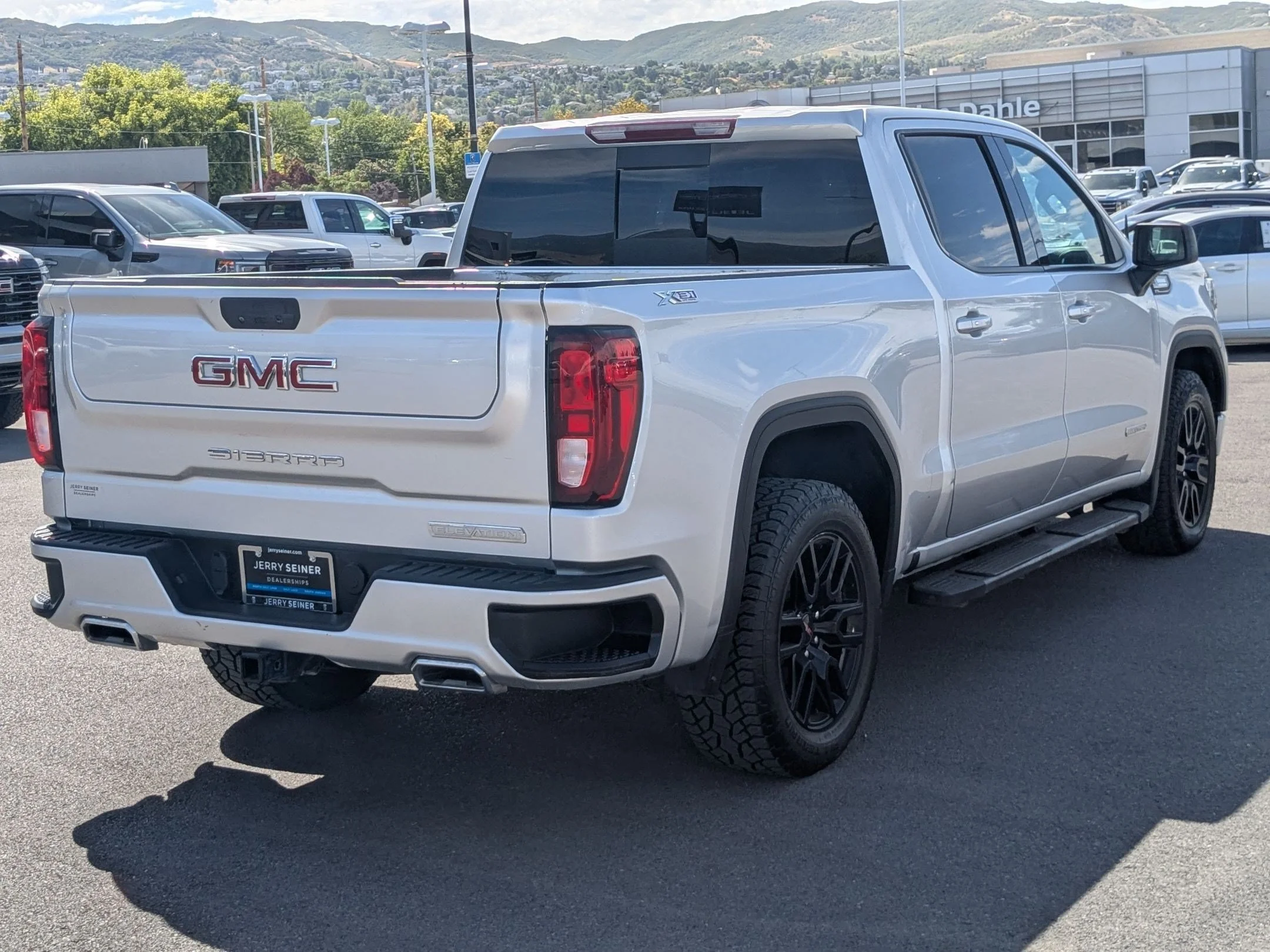 Used 2021 Quicksilver Metallic GMC Elevation image 6
