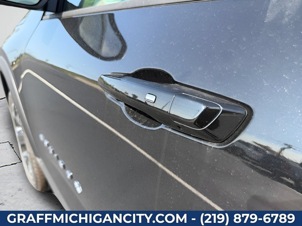 2027 Chevrolet Equinox LT - Photo 10