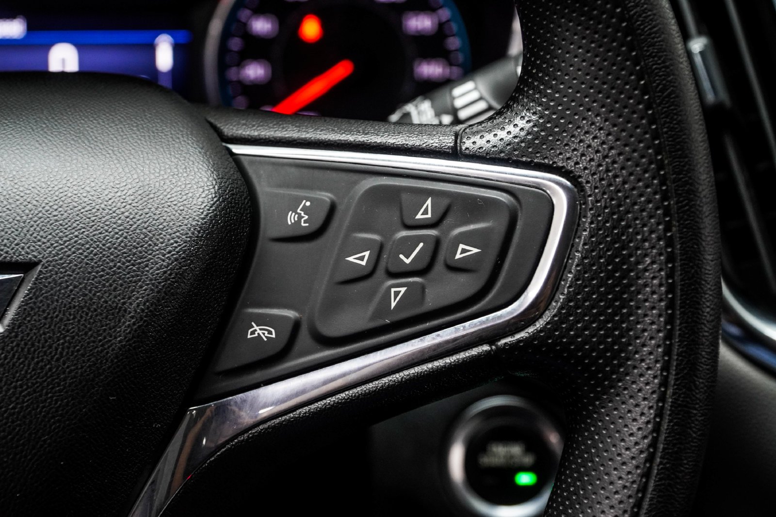 Used 2020 Blue Chevrolet LT image 27