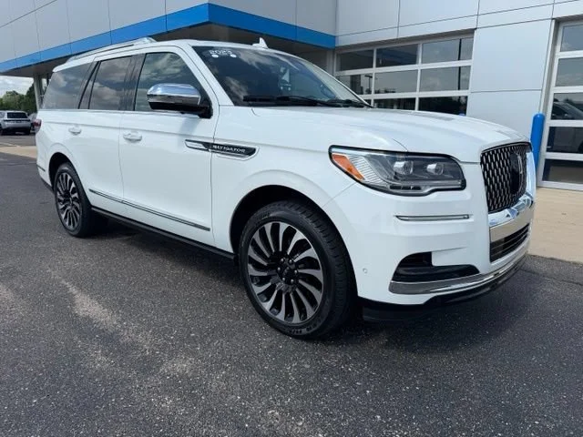 Used 2023  Lincoln Black Label image 1