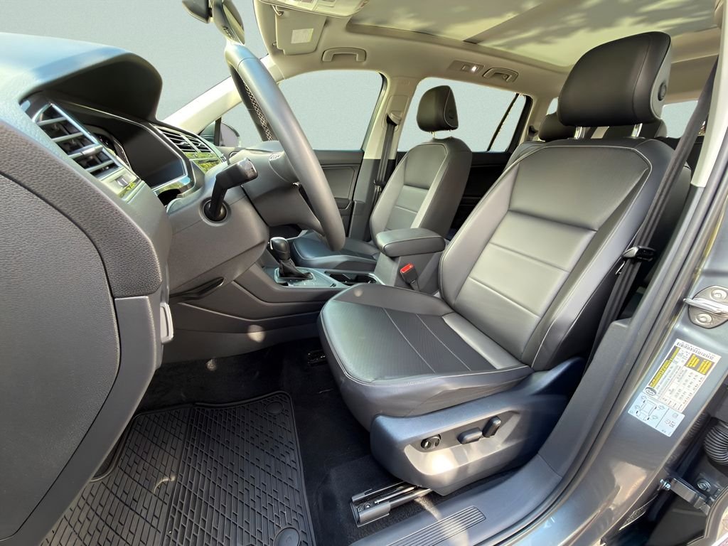 Used 2021 Gray Volkswagen 2.0T SEL image 10