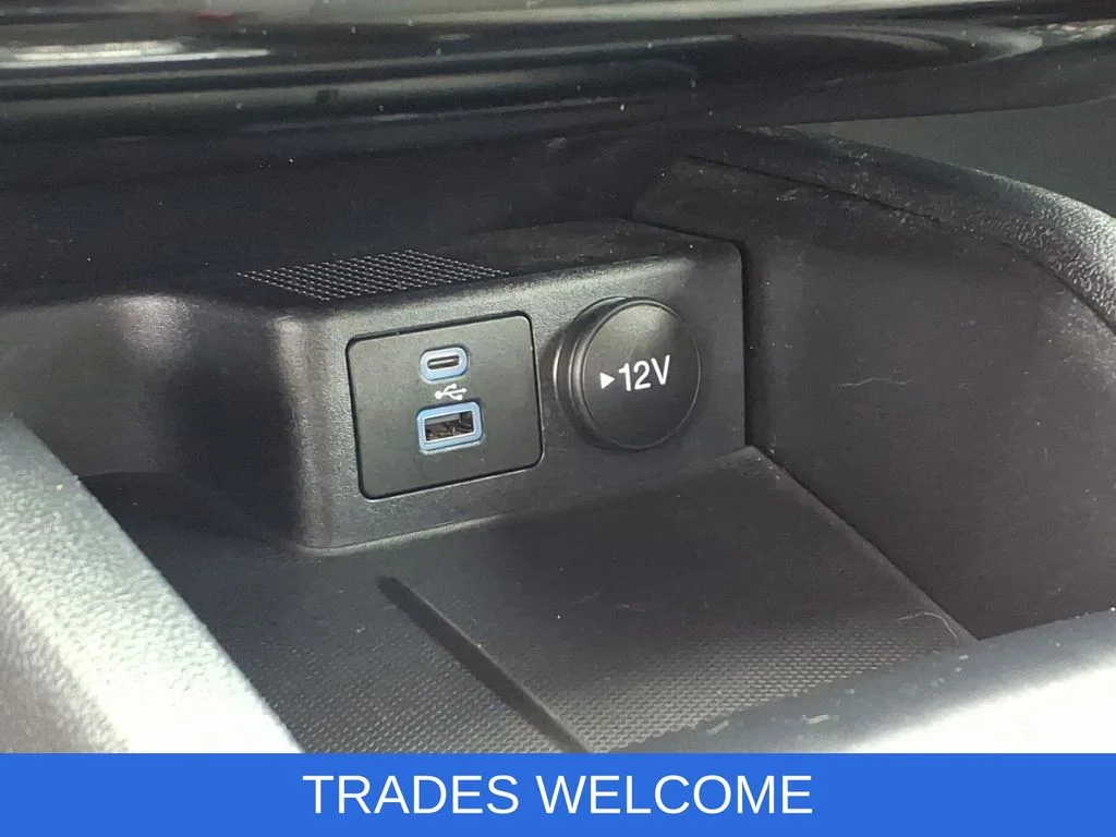 Used 2022 White Ford SE image 7