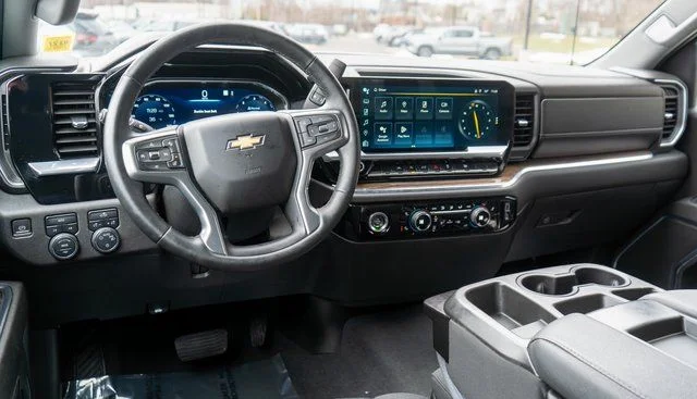 Used 2023 White Chevrolet LT image 13