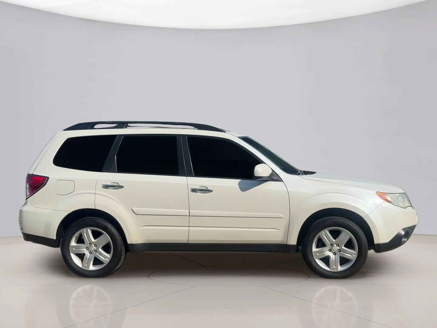 Used 2010 White Subaru 2.5X PREM image 6
