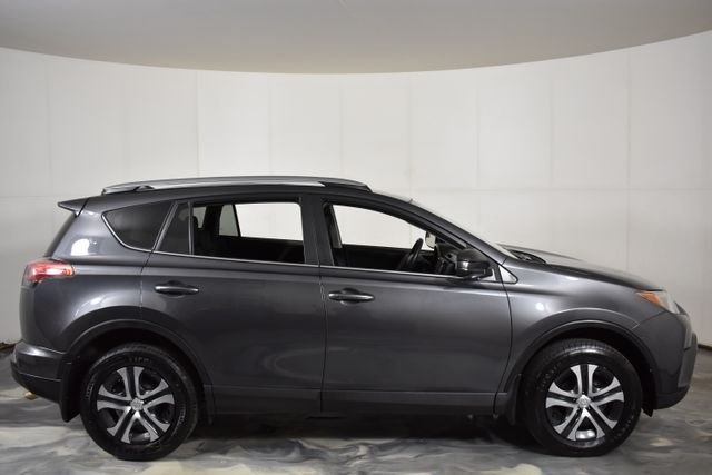 Used 2018 Gray Toyota LE image 7