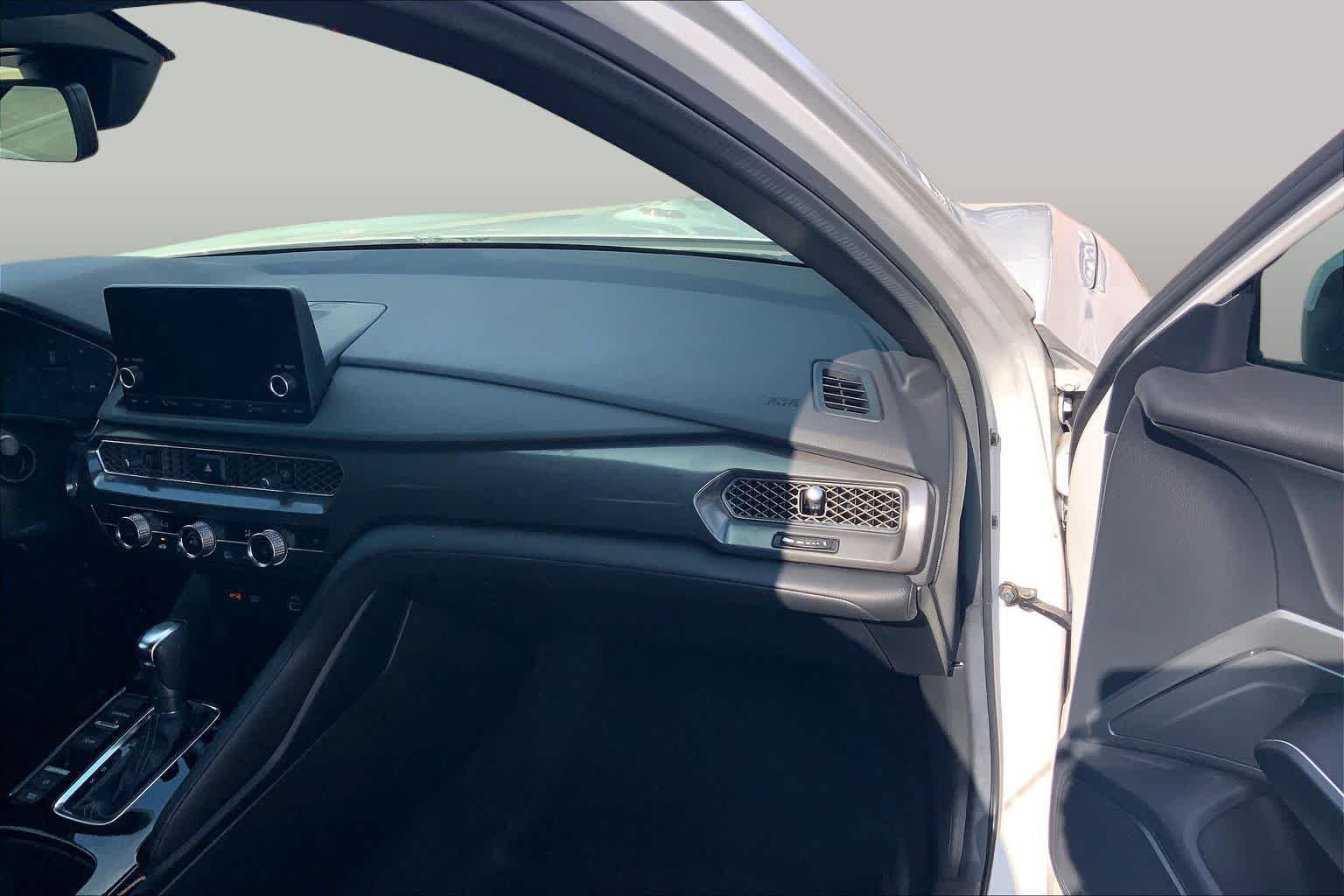 Used 2024 Platinum White Pearl Acura w/A-Spec Package image 18