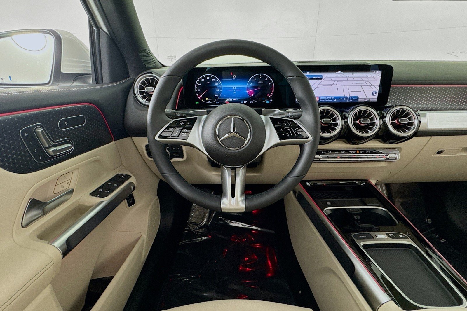 New 2026 Polar White Mercedes-Benz GLB 250 SUV image 4
