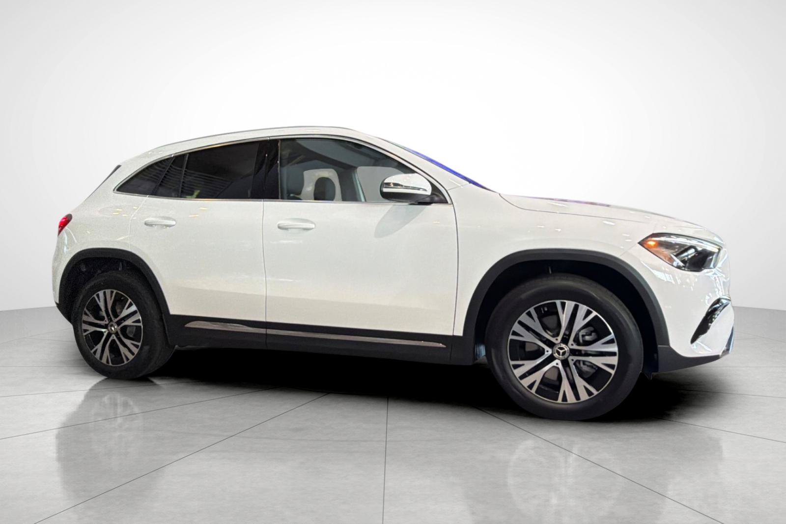 New 2026 Polar White Mercedes-Benz GLA 250 image 28