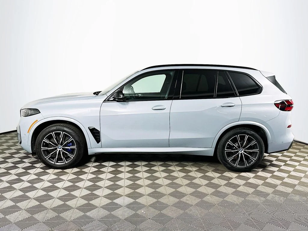 2026 BMW X5 M60i - Photo 8