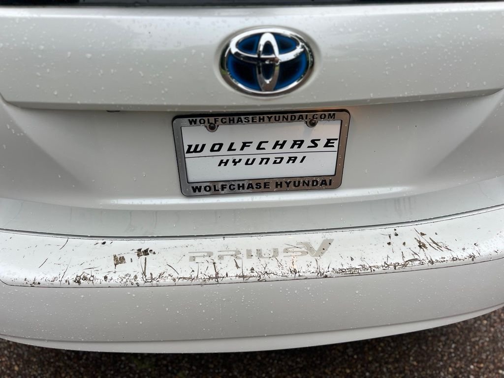 Used 2012 White Toyota Two image 9