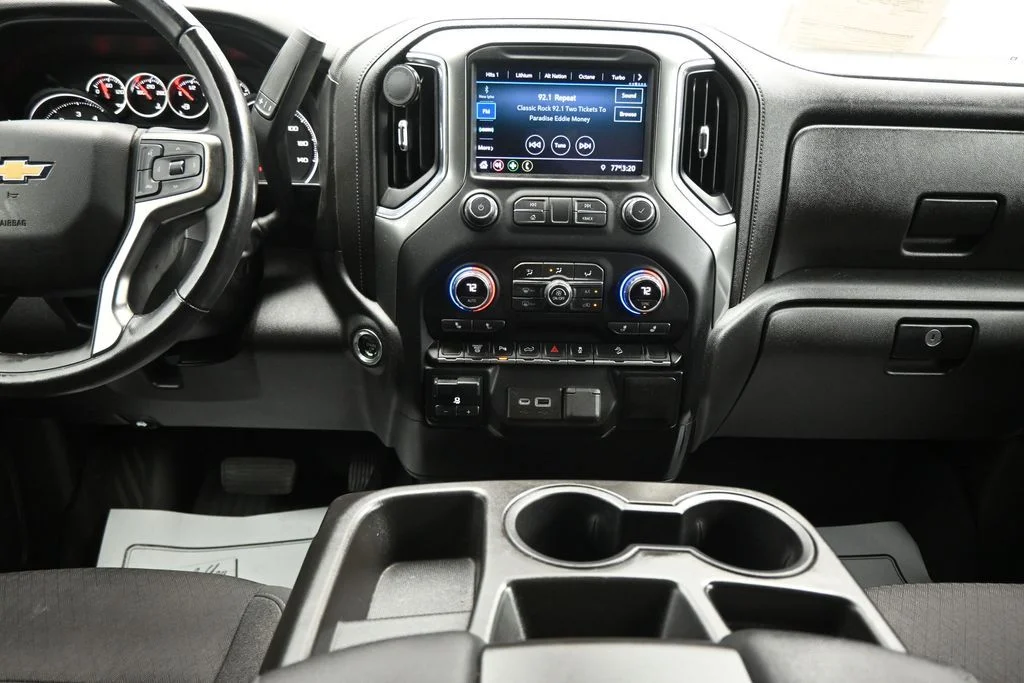 Used 2021 Black Chevrolet LT image 18