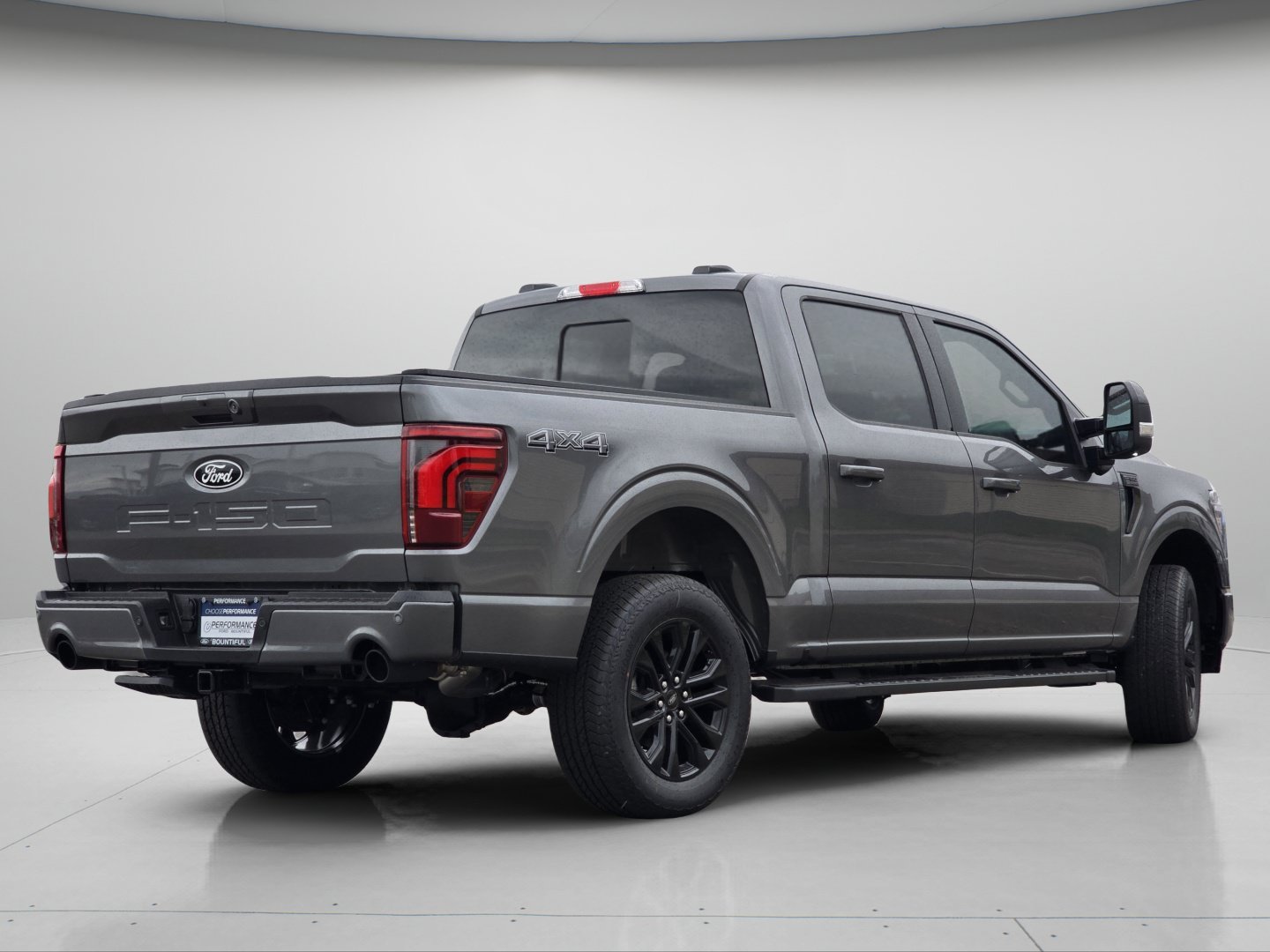 New 2026 Carbonized Gray Metallic Ford LARIAT image 29