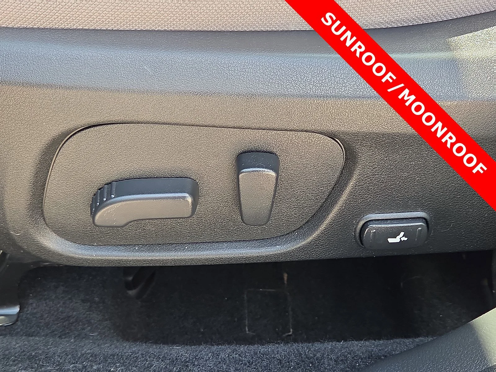 Used 2018 Ice Silver Metallic Subaru Premium image 14