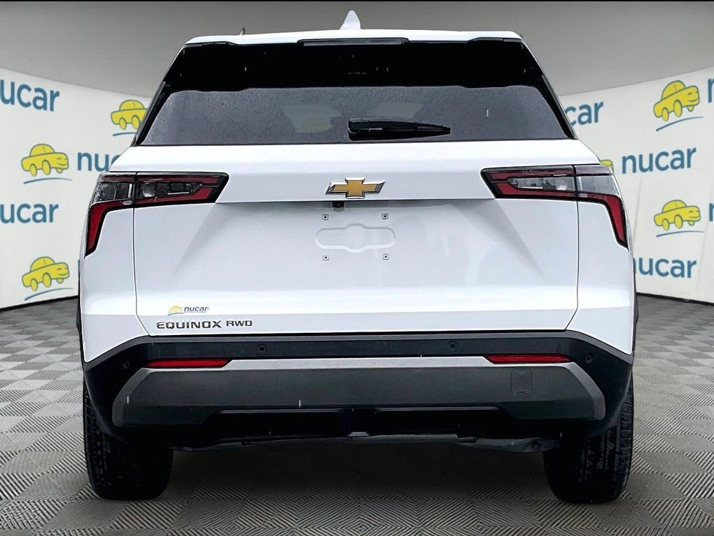 Used 2025 White Chevrolet LT image 5