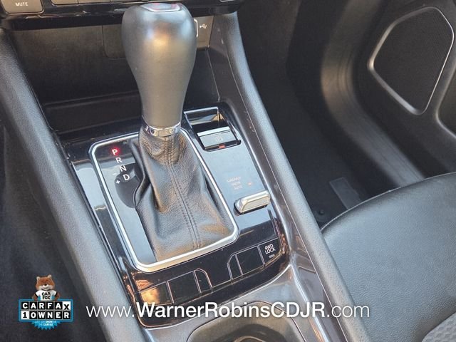 Used 2024  Jeep Latitude image 24