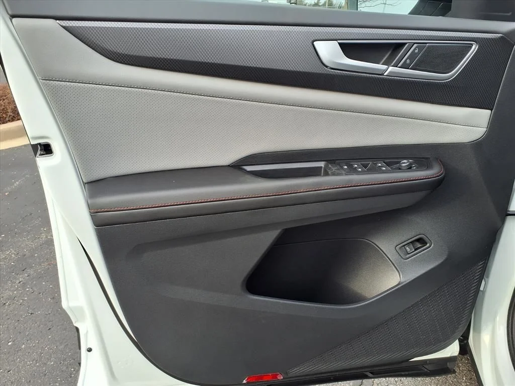 New 2026 Opal White Pearl Volkswagen 2.0T Peak Edition image 12