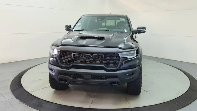 New 2026 Diamond Black Crystal Pearl-Coat Exterior Paint RAM RHO image 2