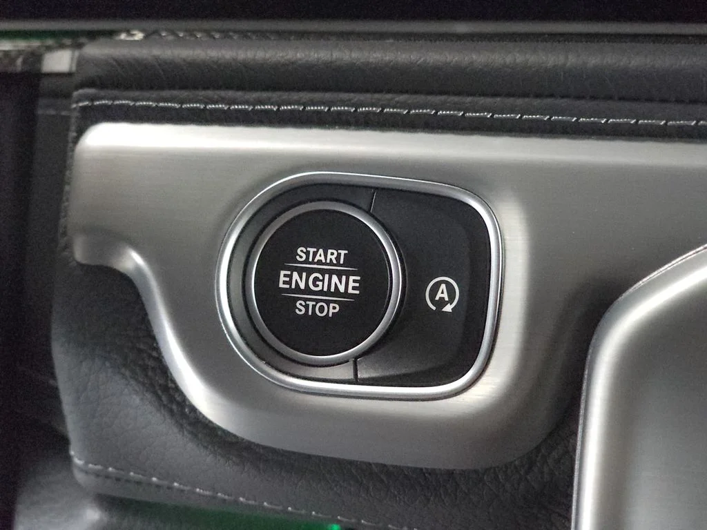 Used 2025 Twilight Blue Metallic Mercedes-Benz G 550 image 16