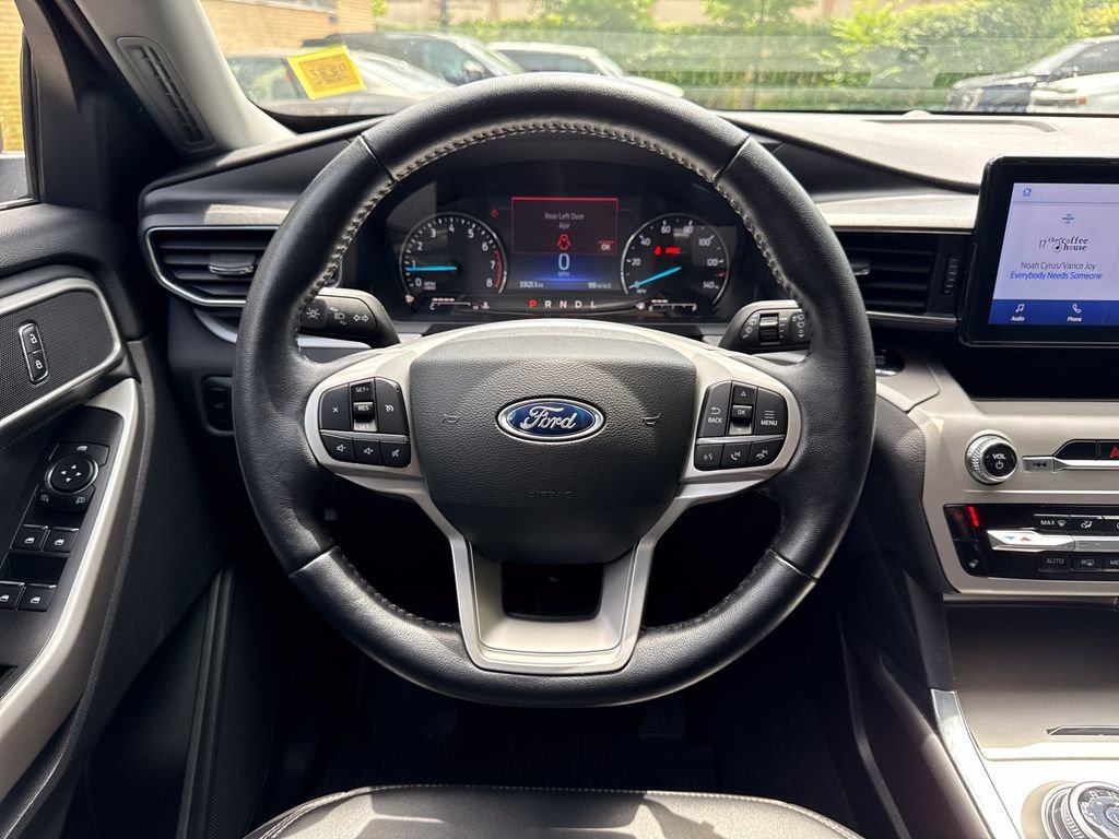 Used 2023 Gray Ford XLT image 15