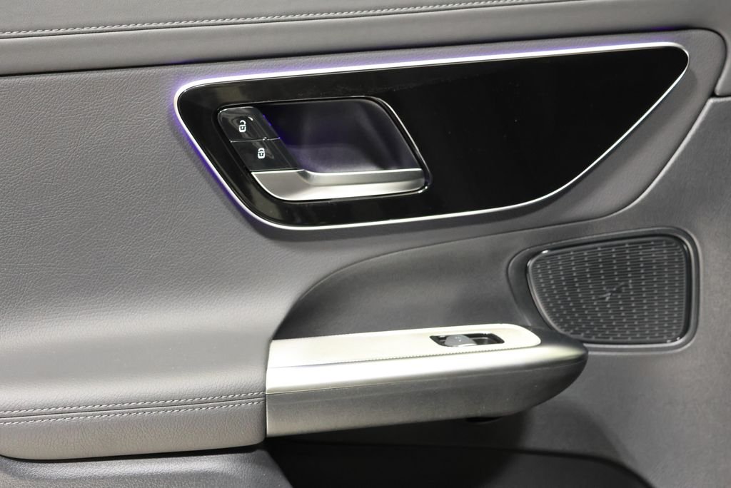 Used 2027  Mercedes-Benz GLC 300 image 40