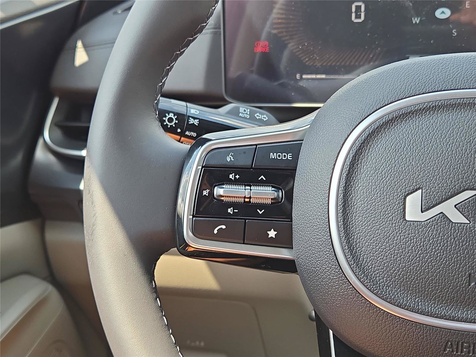 2025 Kia Carnival LXS - Photo 22