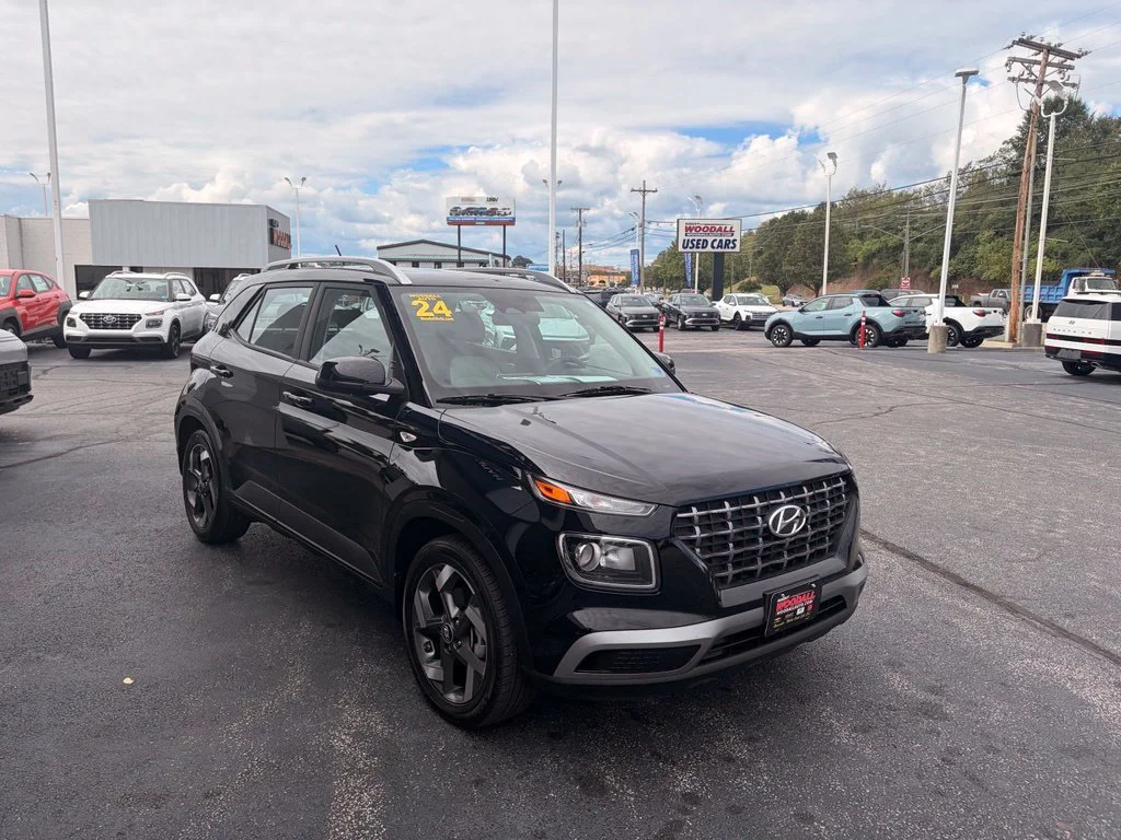 Used 2024 Onyx Black Hyundai SEL image 3