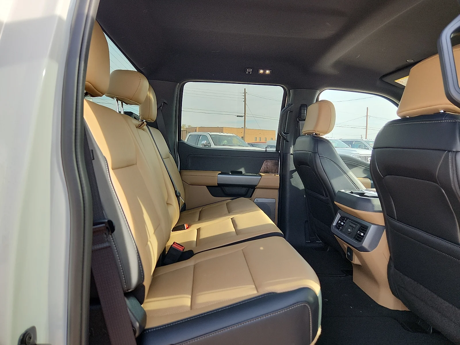 New 2026 Star White Metallic Tri-Coat Ford Lariat image 19