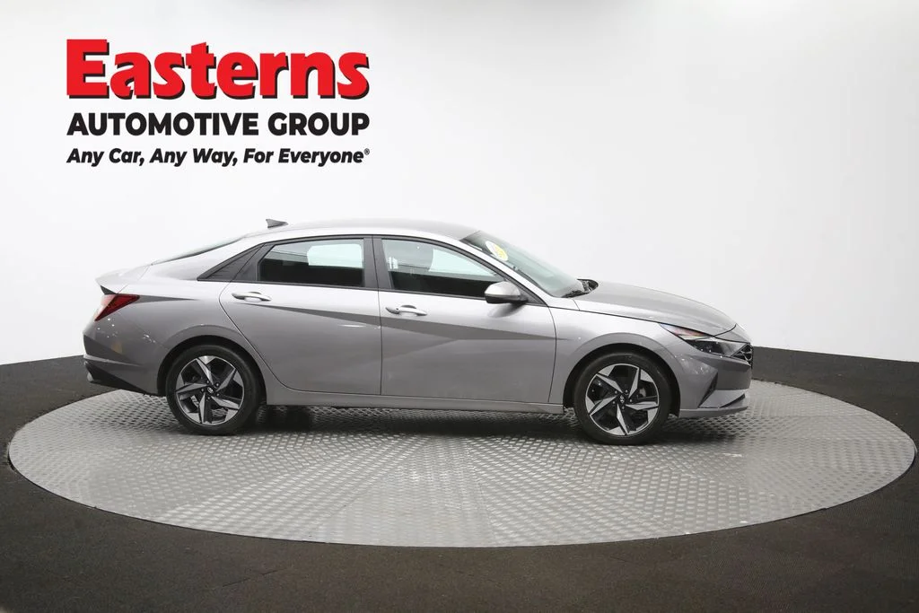 Used 2023 Silver Hyundai SEL image 40