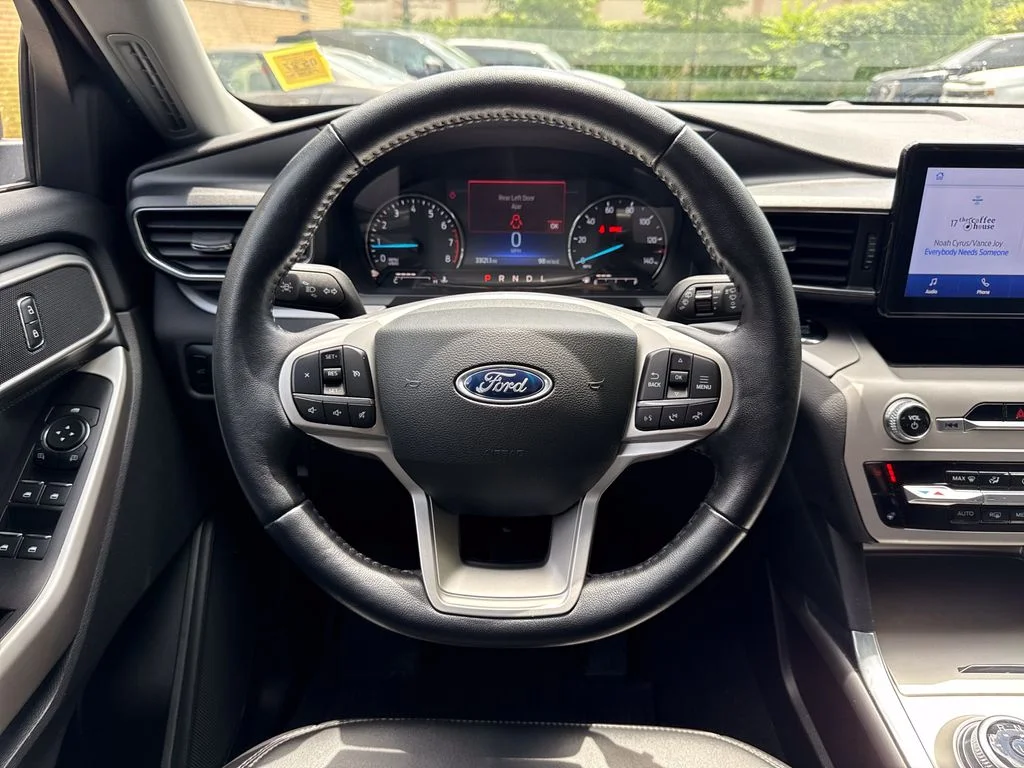 Used 2023 Carbonized Gray Metallic Ford XLT image 15