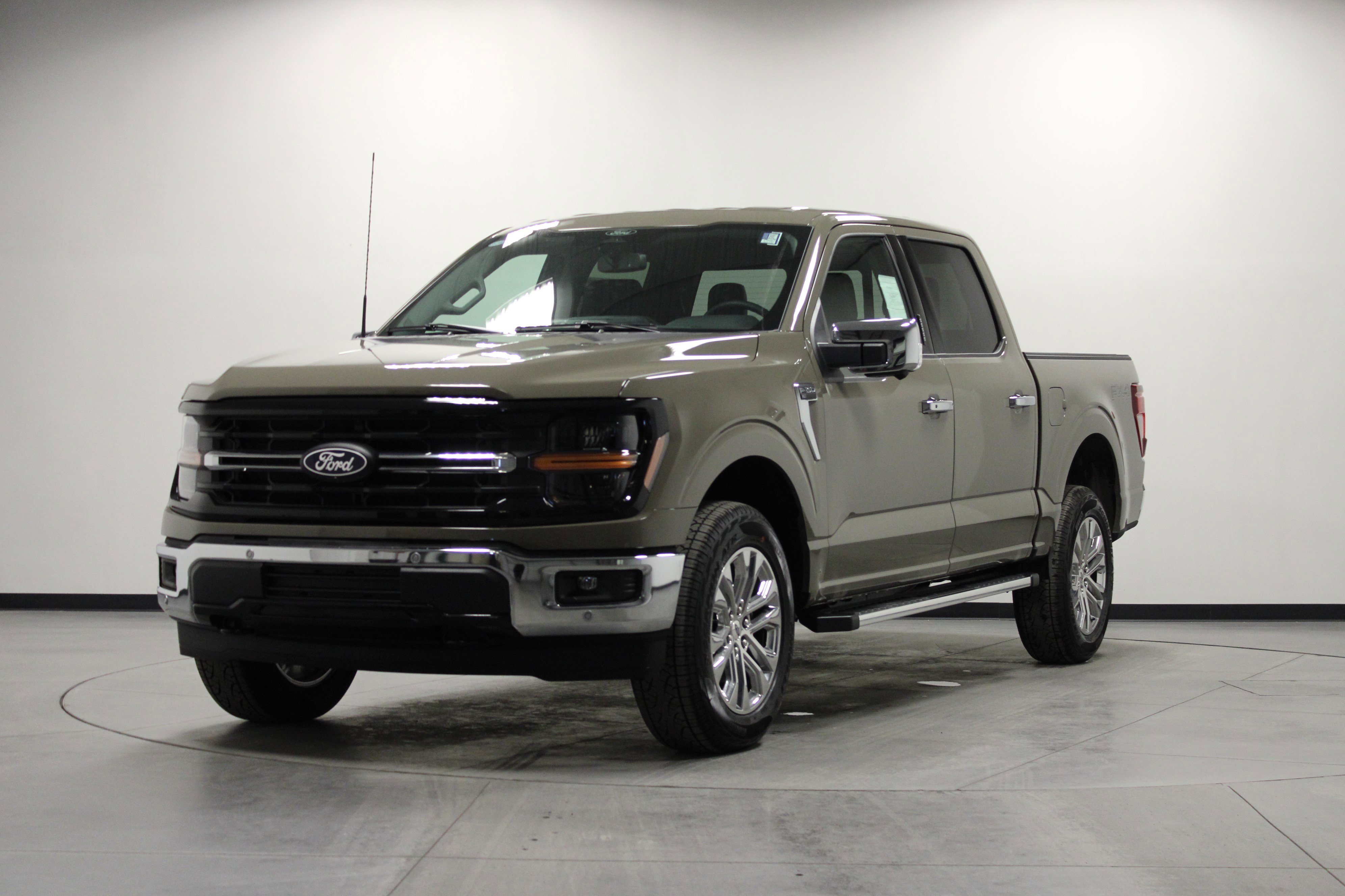 New 2026 Marsh Gray Ford XLT image 8
