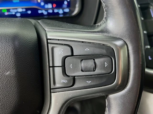 Used 2022 White Chevrolet LT image 34