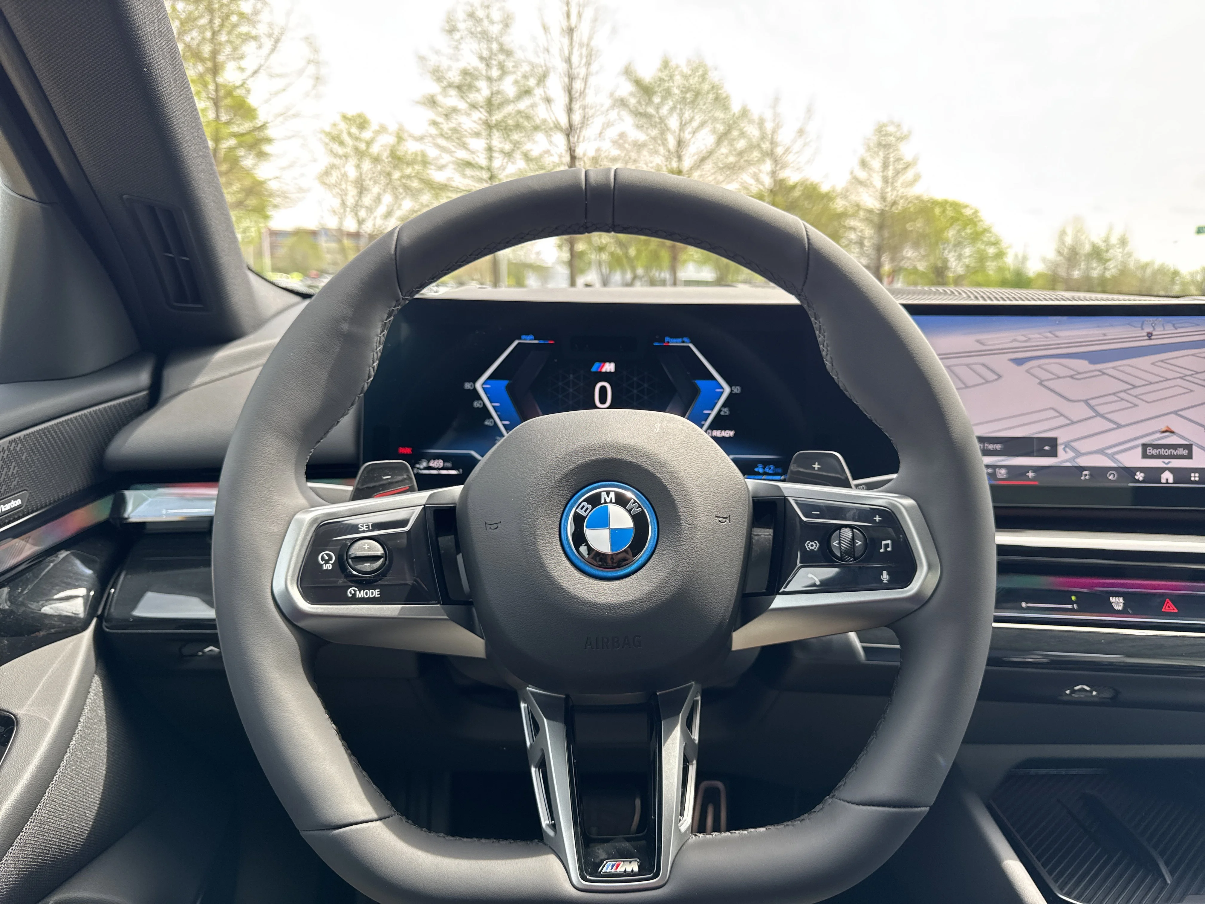 New 2026 CARBON BLACK BMW 550e xDrive image 18