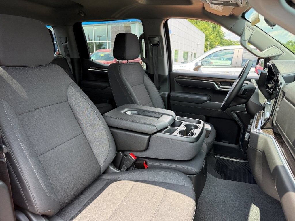 Used 2026 Black Chevrolet LT image 23