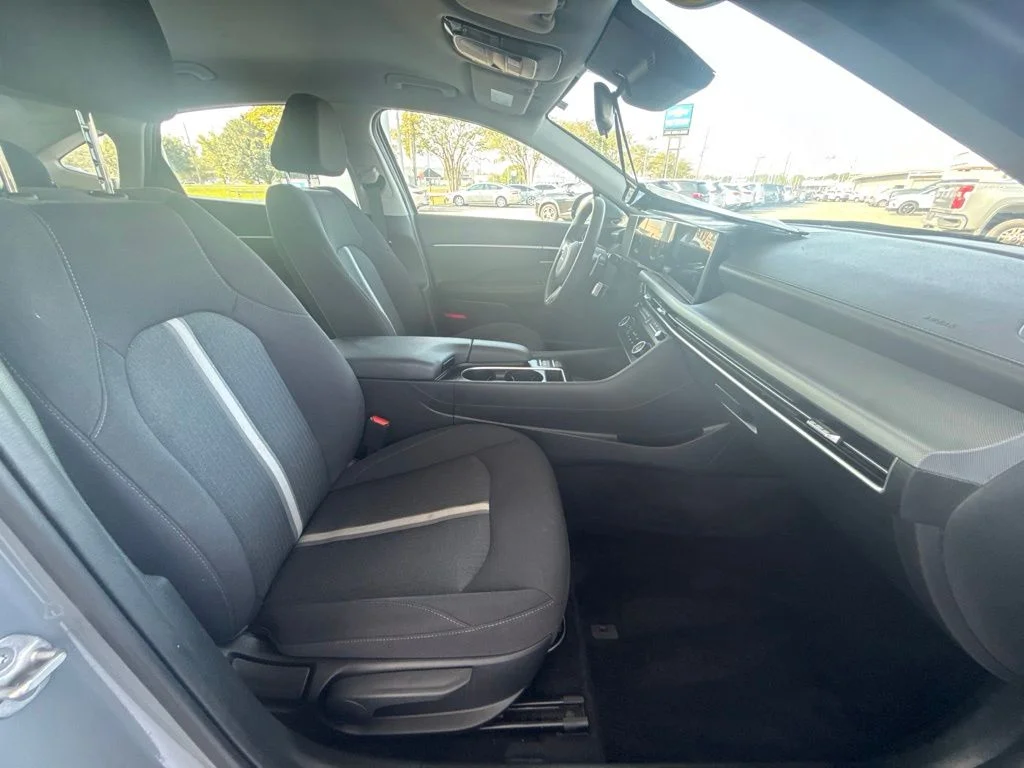 Used 2025 Blue Hyundai SEL image 35