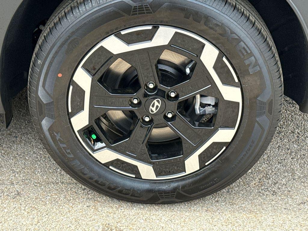 New 2026 Black Hyundai SEL FWD image 10