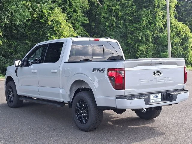 New 2026 Avalanche Ford XLT image 3