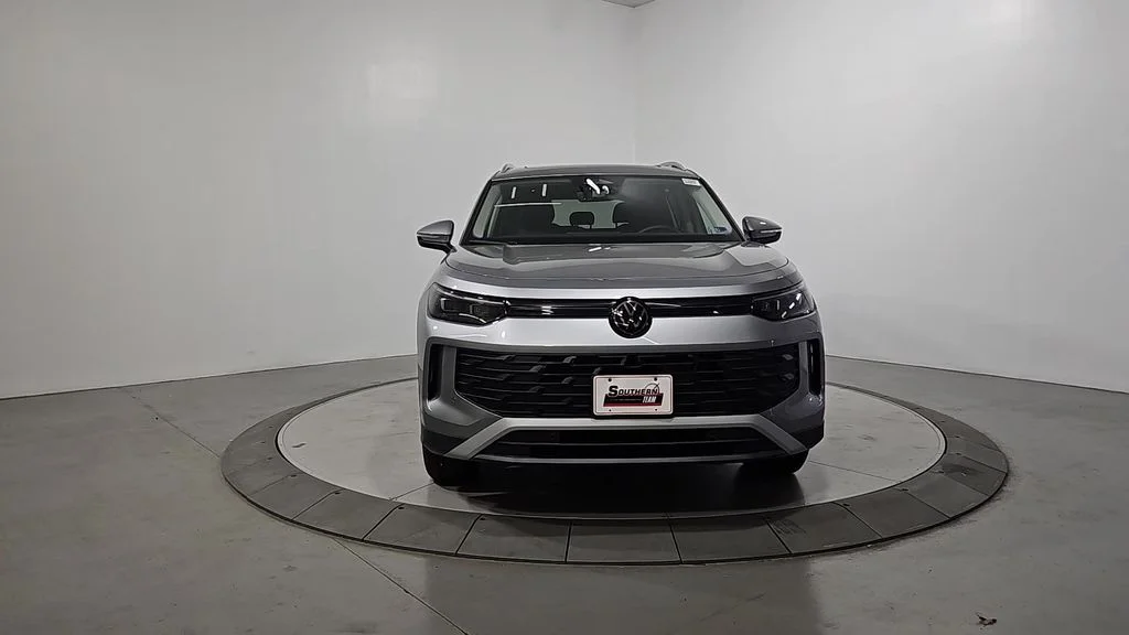 New 2026 Silver Volkswagen 2.0T SE image 8