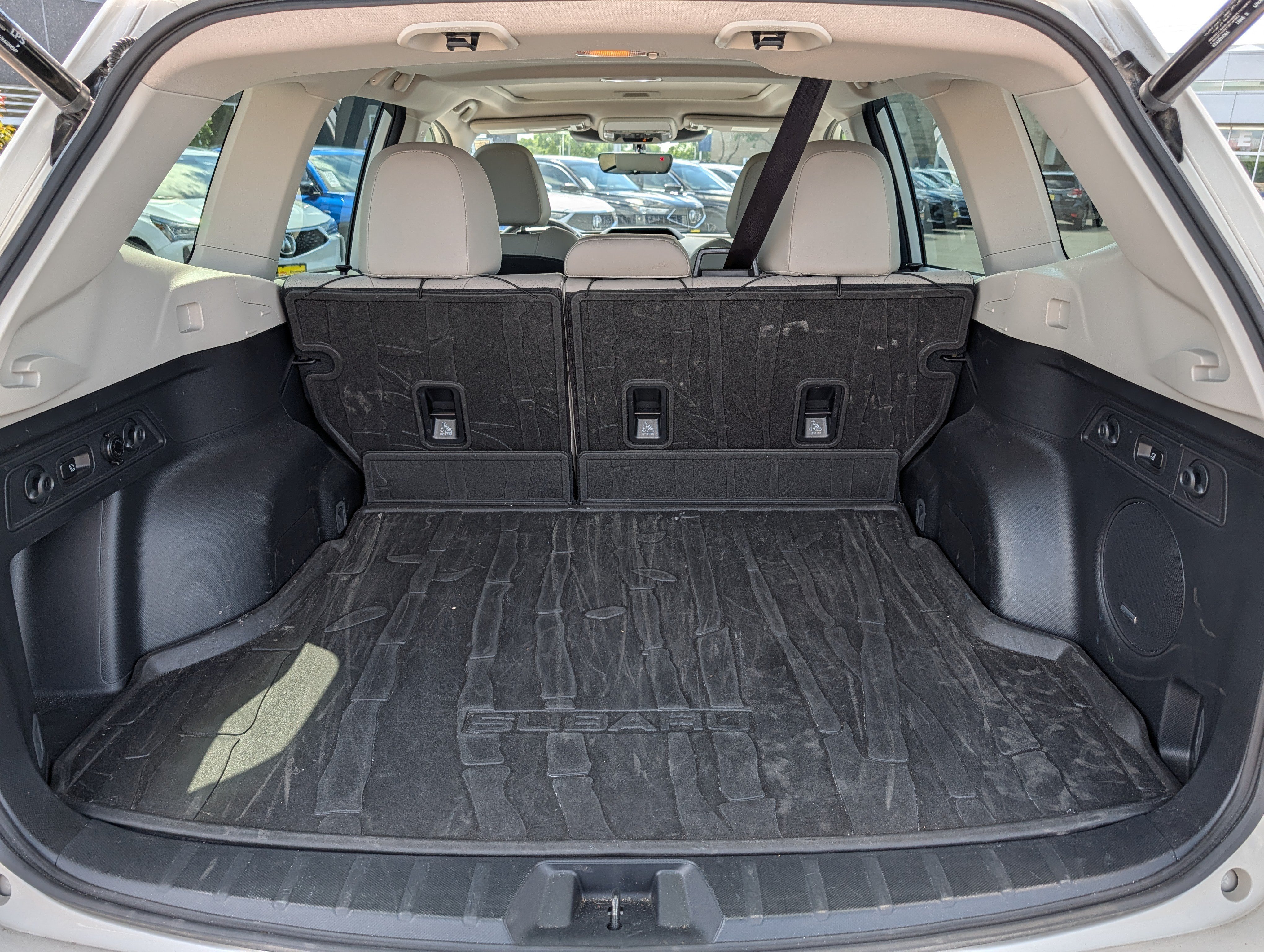 Used 2023 Crystal White Pearl Subaru Limited image 18